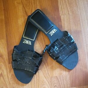 Zara Black Croc-Effect Slide Sandals